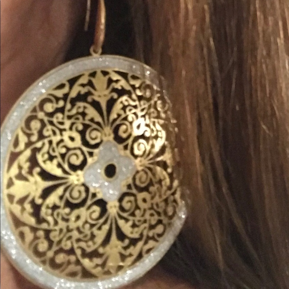 Gold and crystal earrings - Picture 3 of 4
